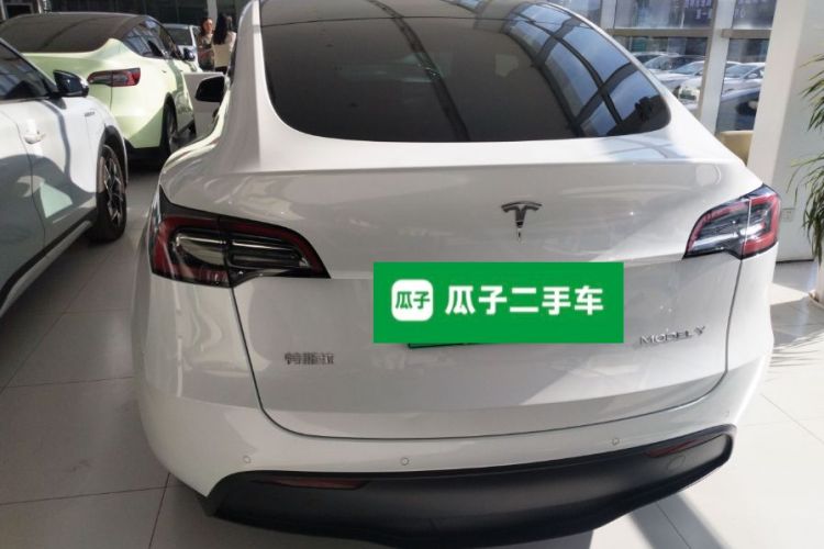 特斯拉 Model Y 2021款 标准续航后驱版车身外观6