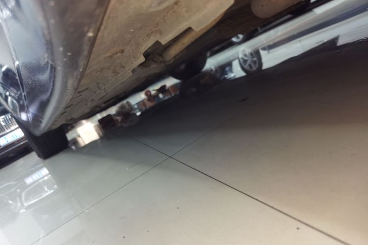 别克 君越 2016款 20T 精英型机舱底盘30