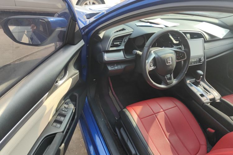 本田 思域 2016款 180TURBO CVT舒适版中控内饰20