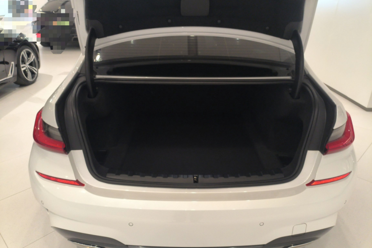 宝马3系 2021款 改款 325Li M运动套装机舱底盘23