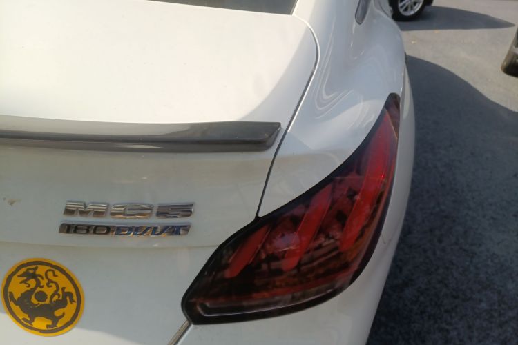 名爵 MG5 2023款 180DVVT CVT风尚版车身外观9