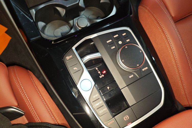 宝马iX3 2022款 改款 领先型中控内饰18