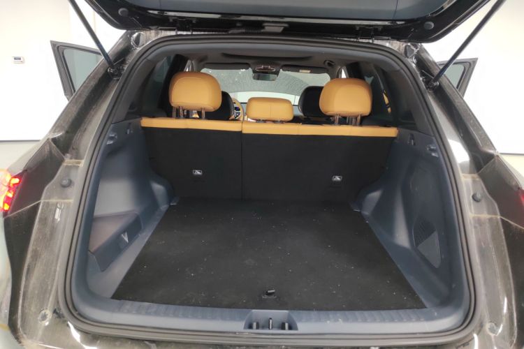 吉利银河 银河星舰7 EM-i 2025款 120km 启航+版机舱底盘23