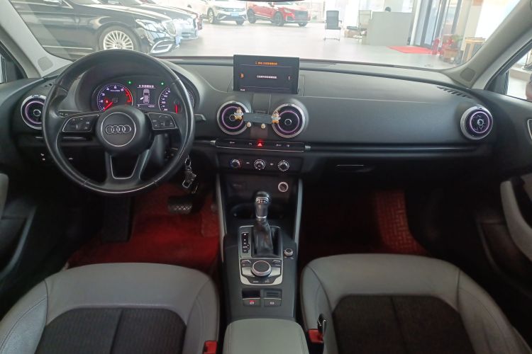 奥迪A3 2017款 Sportback 35 TFSI 时尚型中控内饰7002