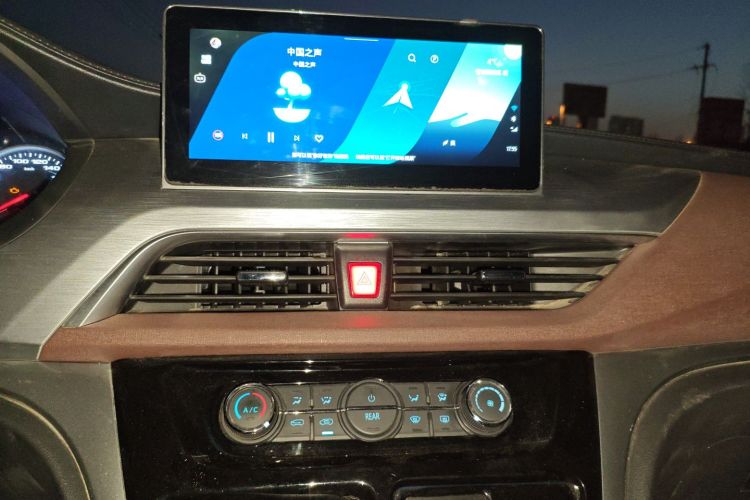 江淮瑞风 瑞风M3 2023款 PLUS 1.8L 9座智联版中控内饰16
