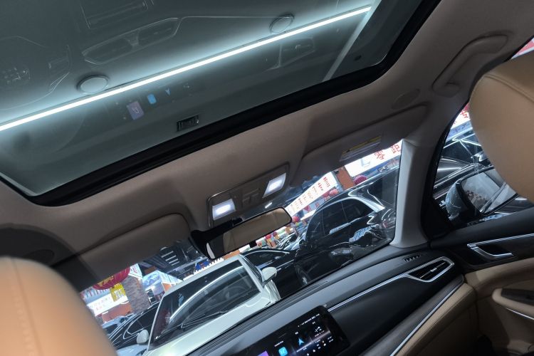 蓝电E5 2023款 1.5L DE-i 100KM臻享型 7座中控内饰22