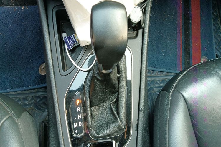 Jeep 自由光 2019款 2.0T 两驱智享版 国VI中控内饰18