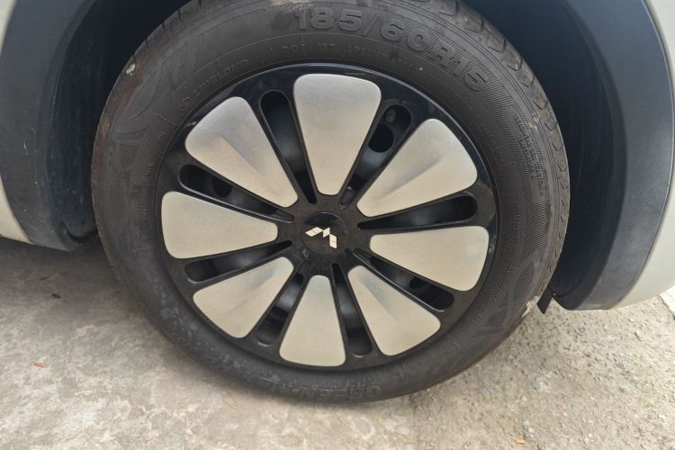 五菱汽车 五菱缤果 2023款 333km 灵犀互联+款车身外观10