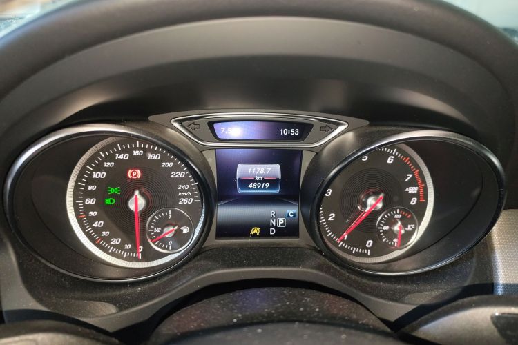 奔驰CLA 2018款 CLA 200 时尚型中控内饰14