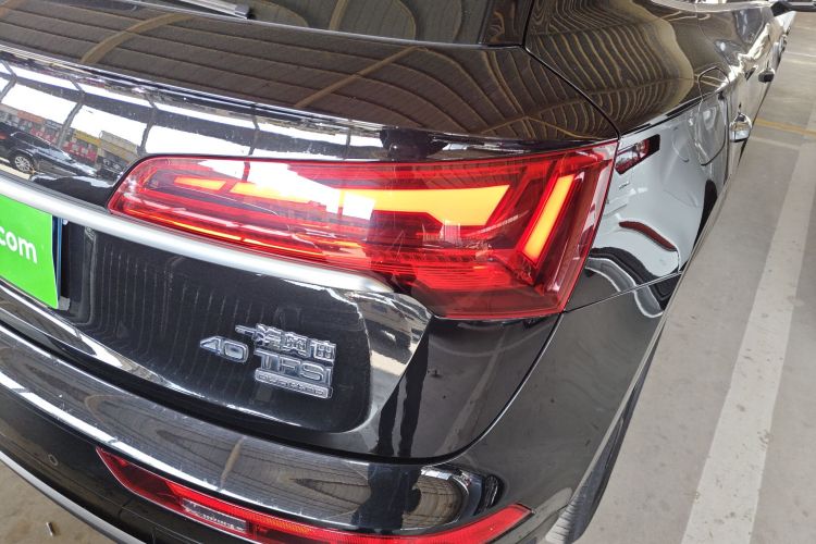 奥迪Q5L 2022款 40T 时尚动感型车身外观9