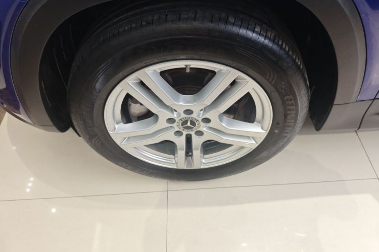 奔驰GLB 2020款 改款 GLB 200 动感型车身外观6001