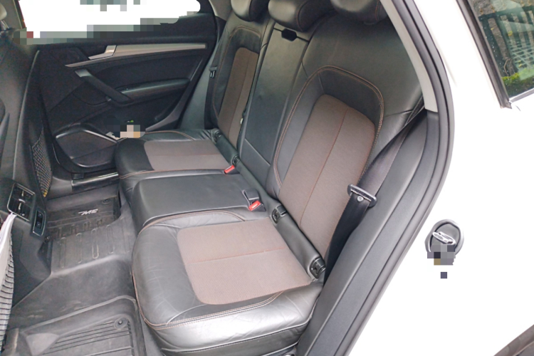 奥迪Q5L 2018款 45 TFSI 尊享时尚型 国V中控内饰21