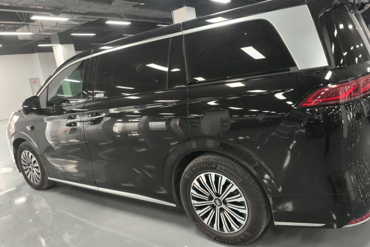 比亚迪 夏 2025款 DM-i 1.5T 180km 超越型车身外观4