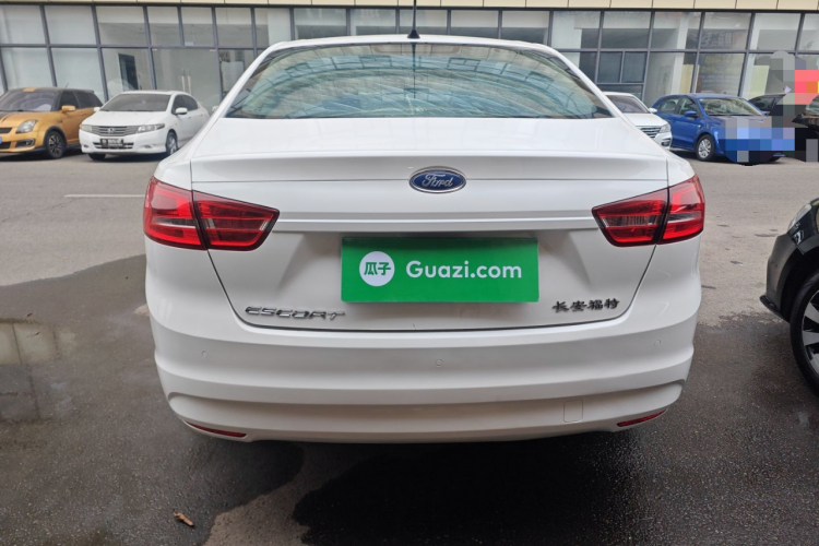 福特 福睿斯 2015款 1.5L 手动舒适型车身外观6