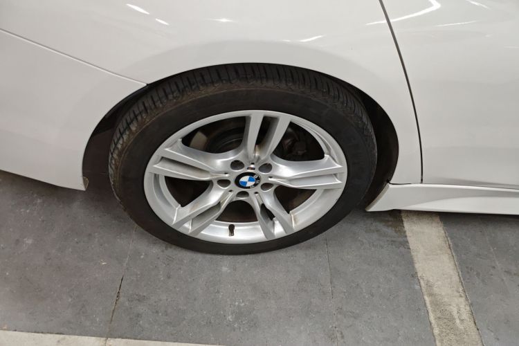 宝马3系 2019款 320Li M运动套装车身外观6008