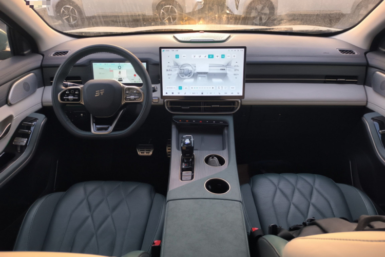 捷途山海L9 2024款 1.5TD 2DHT Max 7座中控内饰12