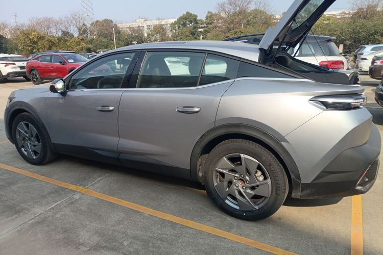 标致408X 2023款 引力版车身外观6003