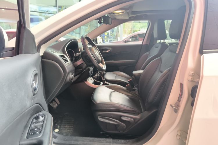 Jeep 指南者 2017款 200T 自动家享版中控内饰20