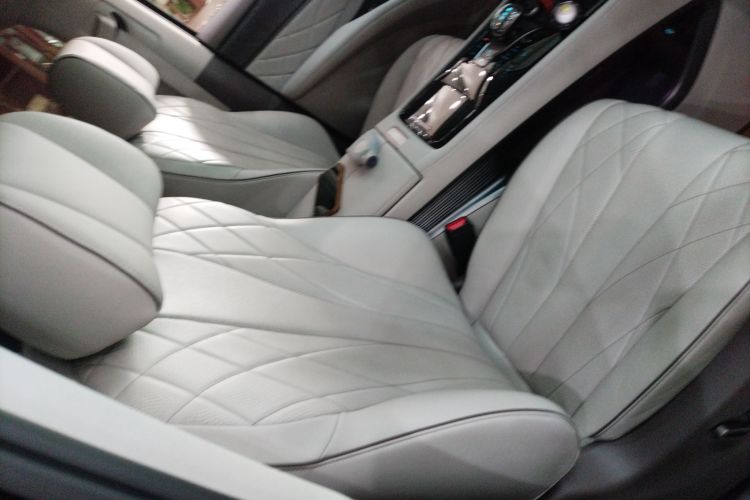 腾势D9 2022款 DM-i 1040 尊贵型局部细节41