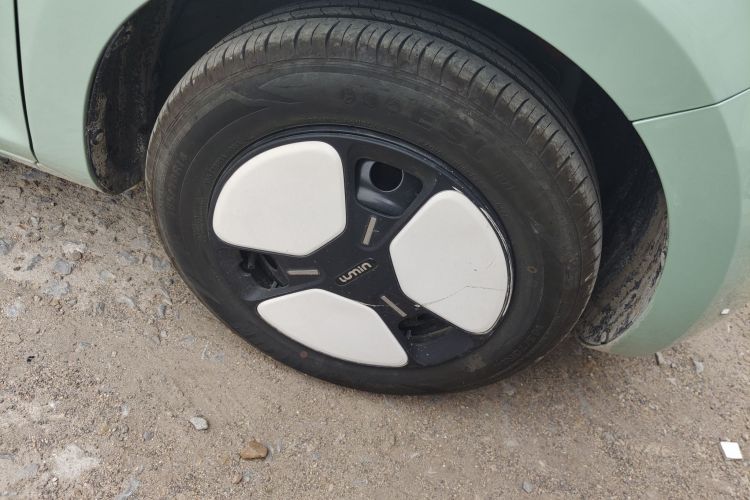 长安Lumin 2023款 205km 香沁款车身外观6007