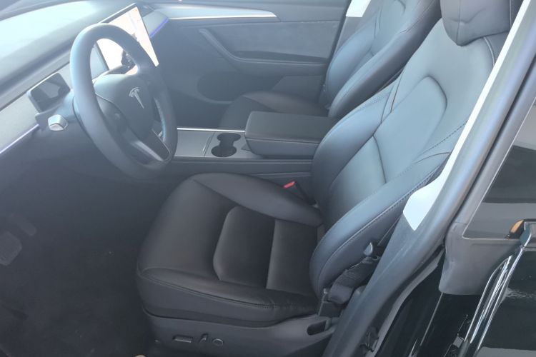特斯拉 Model Y 2023款 长续航全轮驱动版中控内饰19