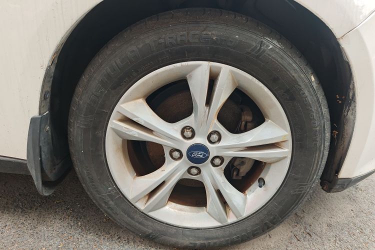 福特 福克斯 2012款 三厢 1.6L 自动风尚型车身外观6007