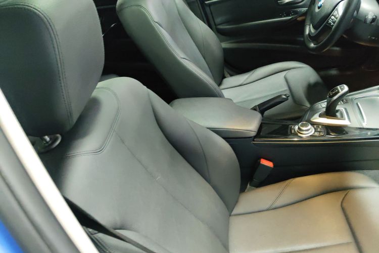 宝马3系 2017款 320Li M运动型局部细节41