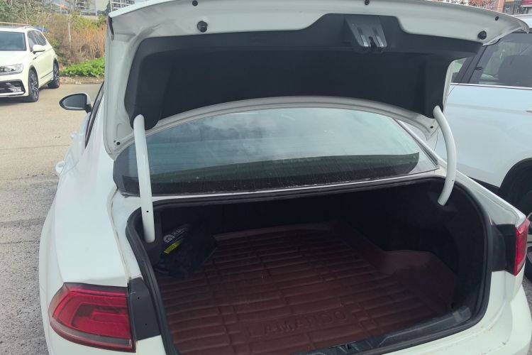 大众 凌渡 2015款 280TSI DSG豪华版机舱底盘23