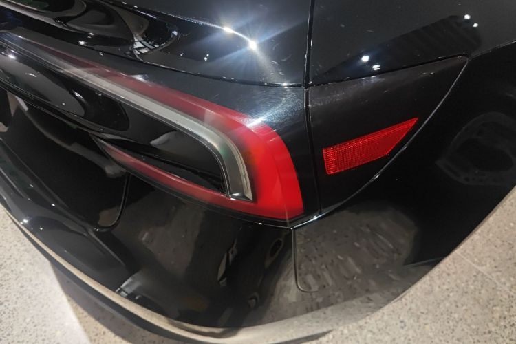 特斯拉 Model 3 2023款 长续航全轮驱动版车身外观6001