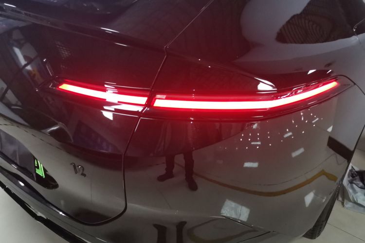 阿维塔12 2025款 Ultra增程版车身外观6006