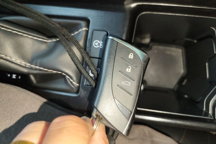 雷克萨斯ES 2018款 200 卓越版 国VI中控内饰7001