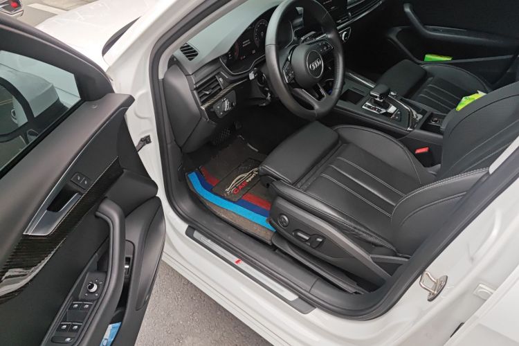 奥迪A4L 2020款 40 TFSI 时尚动感型中控内饰20