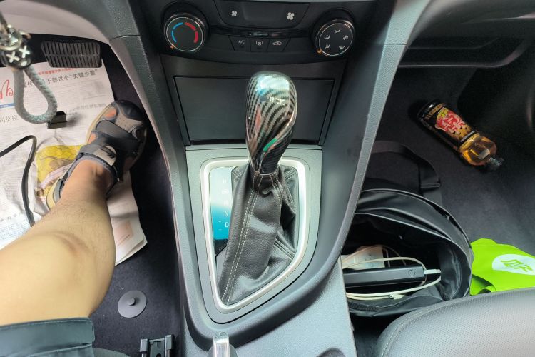 别克 英朗 2021款 1.3T 自动轻混动精英型中控内饰18