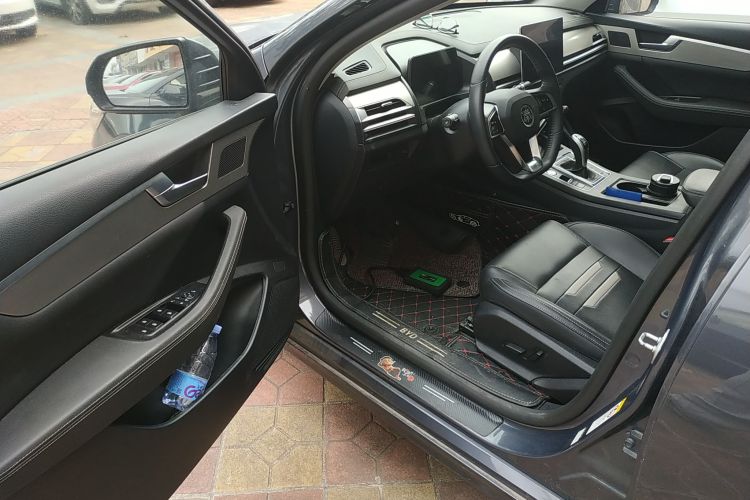 比亚迪 秦Pro 2020款 超越版 1.5TI 自动旗舰型中控内饰20