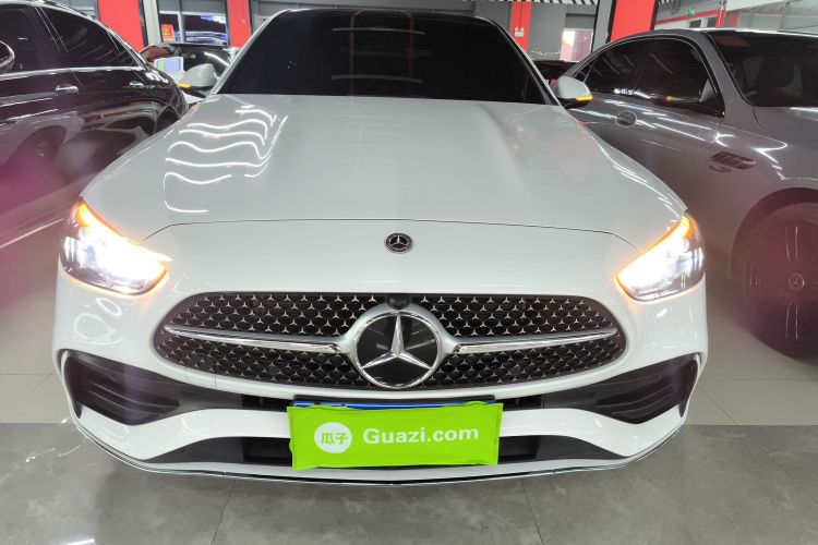 奔驰C级 2023款 C 260 L 运动版车身外观2