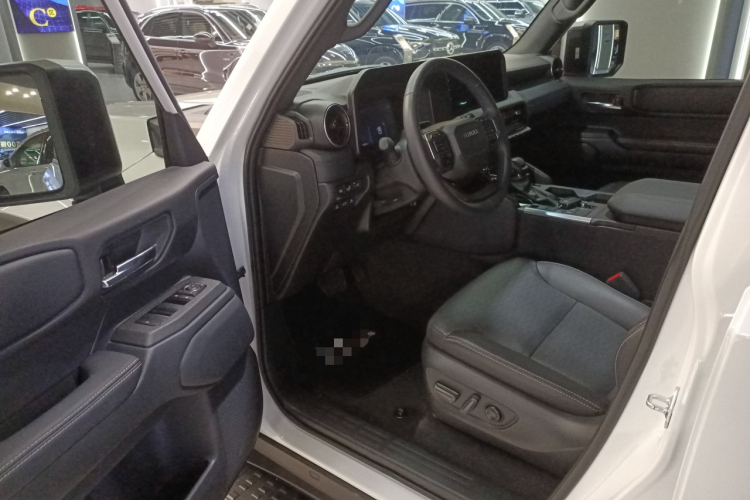 丰田 普拉多 2024款 2.4T 全能TX版 5座中控内饰20