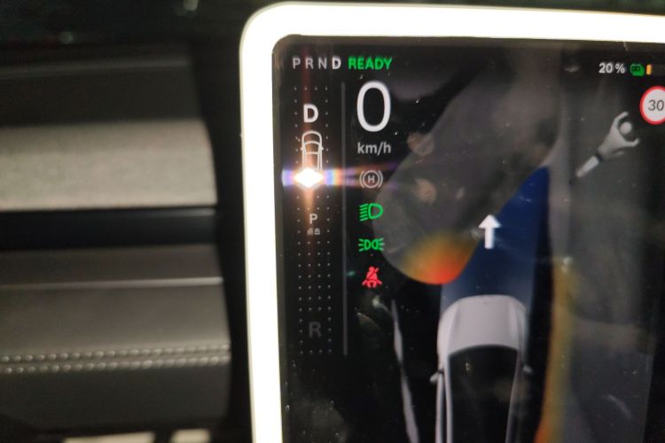 特斯拉 Model Y 2025款 后轮驱动版中控内饰18