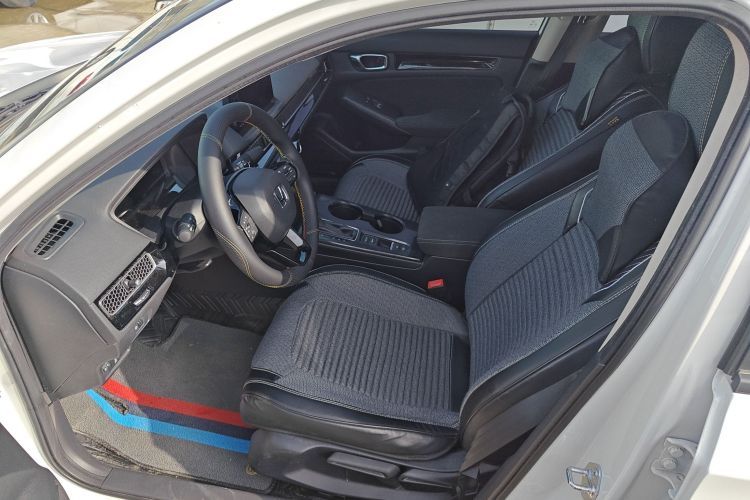 本田 思域 2023款 240TURBO CVT劲势版中控内饰19