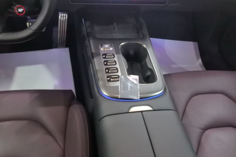 小米汽车 小米SU7 2024款 四驱超长续航高阶智驾Max版中控内饰18