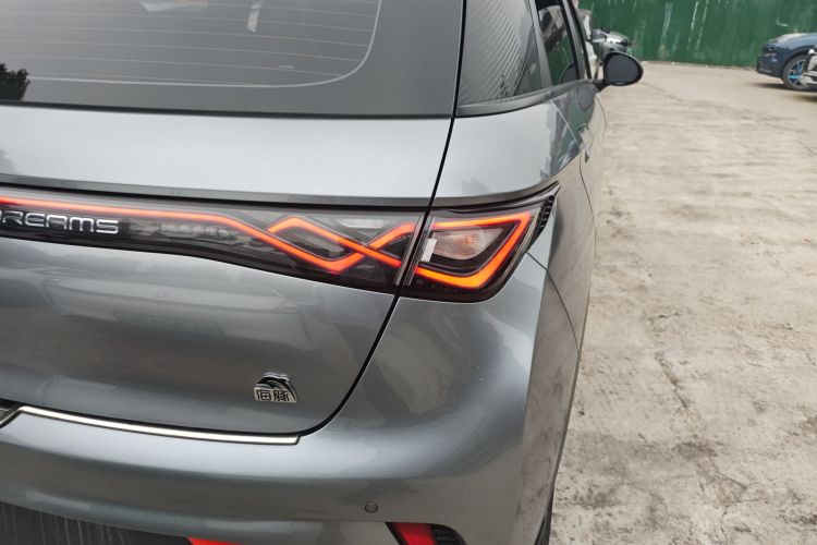 比亚迪 海豚 2021款 405km 时尚版车身外观9