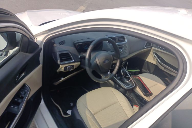 福特 福睿斯 2017款 改款 1.5L 自动舒适型中控内饰7003