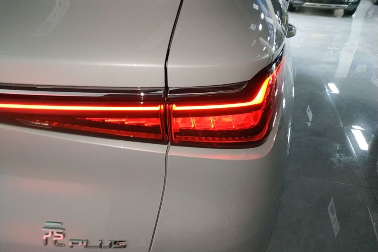 比亚迪 元PLUS 2024款 荣耀版 430KM 超越型车身外观9