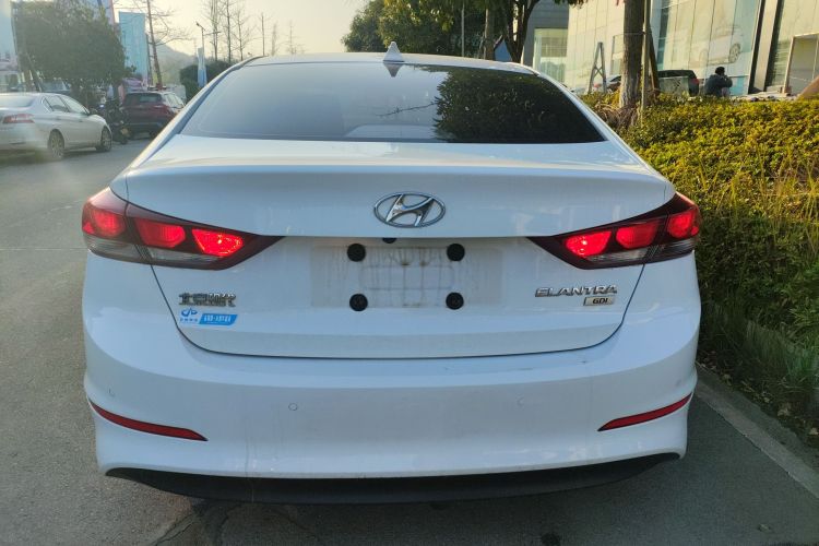 现代 领动 2016款 1.6L 自动智炫·精英型车身外观6