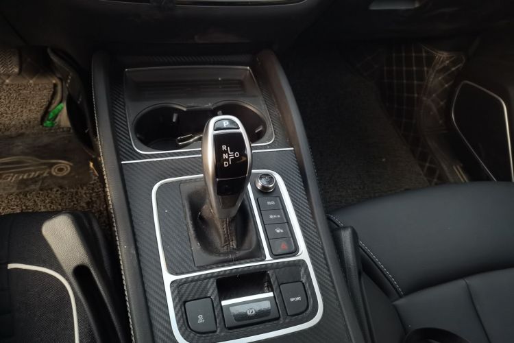 比亚迪 宋MAX 2019款 1.5T 自动智联睿逸天窗型 7座 国VI中控内饰18