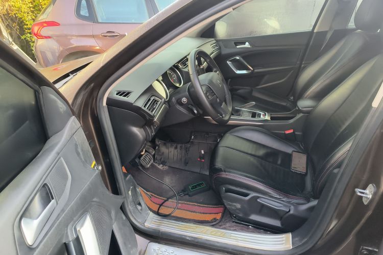 标致408 2015款 1.2T 自动豪华版中控内饰20