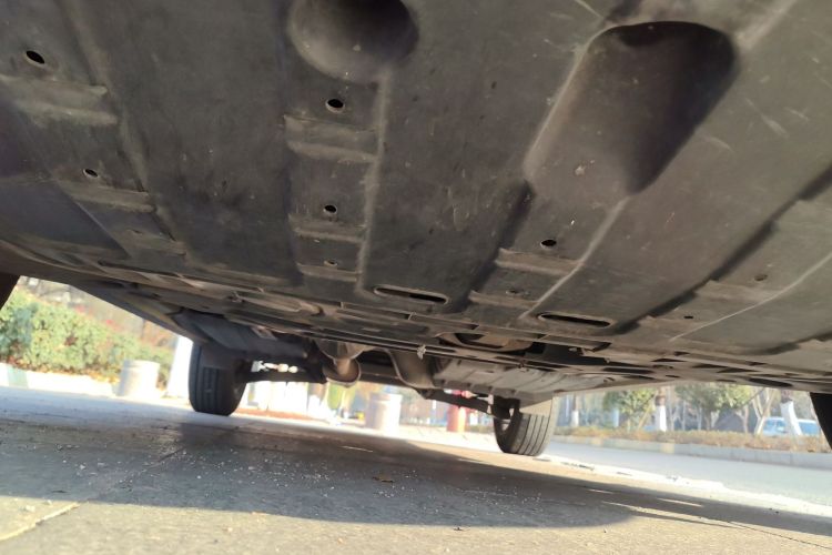 北京现代ix35 2015款 2.0L 手动两驱舒适型 国V局部细节9008