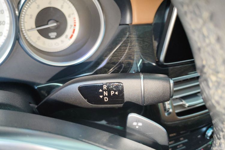 奔驰CLS 2017款 CLS 260逸彩版局部细节18