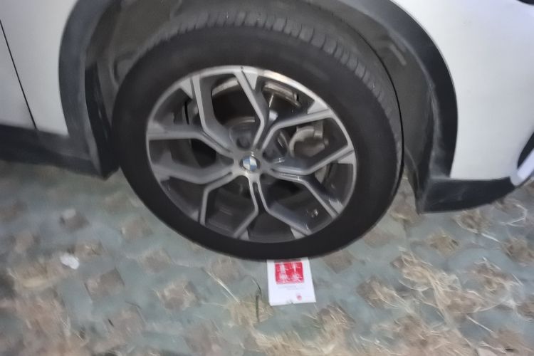 宝马X1 2020款 sDrive25Li 领先型车身外观6007