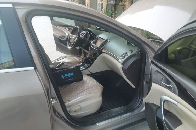 别克 君威 2015款 2.0L 领先时尚型局部细节9005