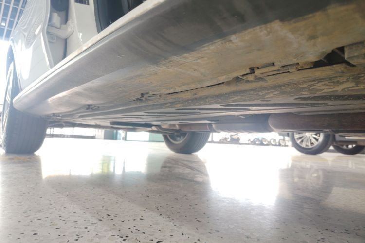 奔驰GLC 2020款 GLC 260 L 4MATIC 动感型机舱底盘29